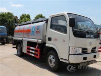 東風小多利卡5立方加油車