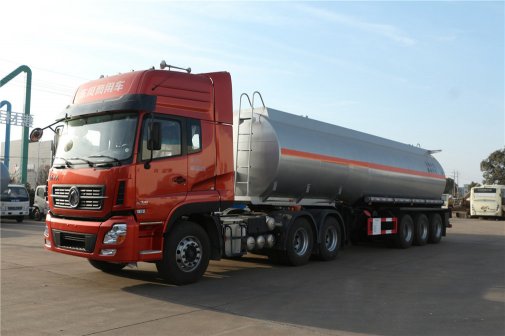 東風(fēng)天龍3軸42立方鋁合金運(yùn)油半掛車